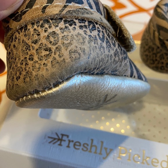 Freshly Picked newborn moccasins size 0 - Picture 5 of 6